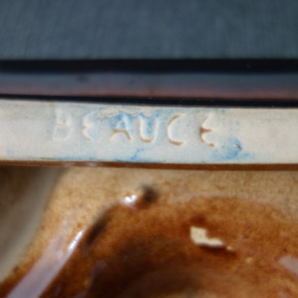 Beauce Canada 711 Ceramic Ash Tray - Picture 9 of 12